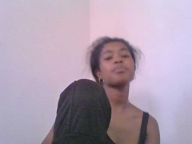 Phaniah1a live cam on BongaCams