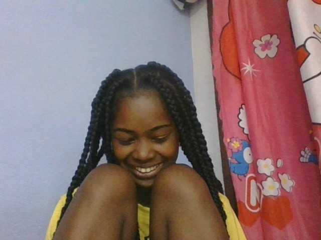 Phaniah1a live cam on BongaCams