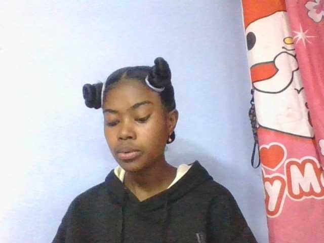 Phaniah1a live cam on BongaCams