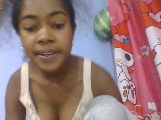 Phaniah1a live cam on BongaCams