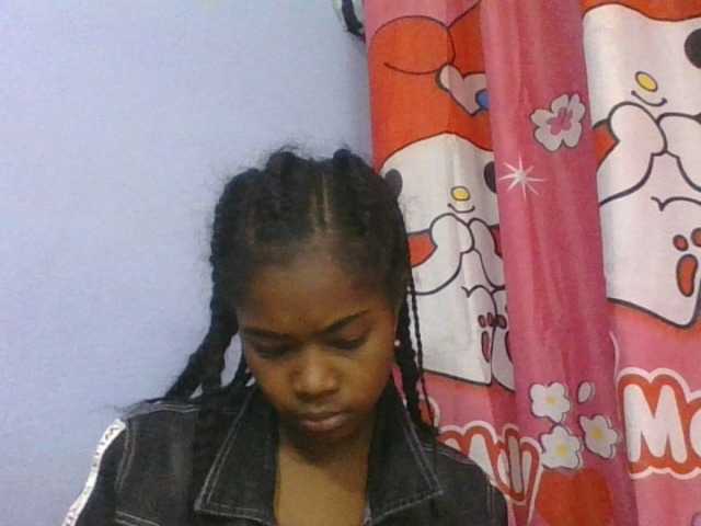 Phaniah1a live cam on BongaCams