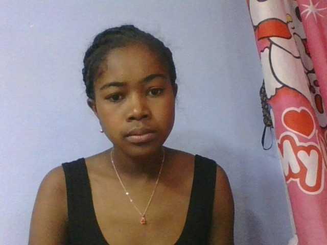 Phaniah1a live cam on BongaCams