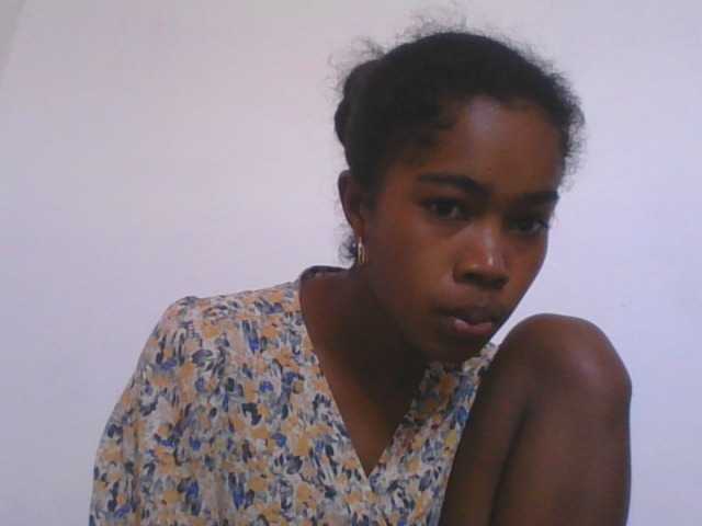 Phaniah1a live cam on BongaCams