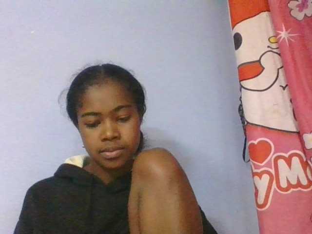 Phaniah1a live cam on BongaCams