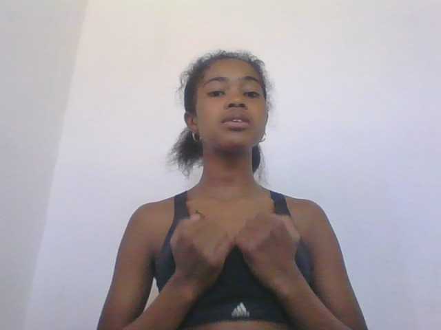 Phaniah1a live cam on BongaCams