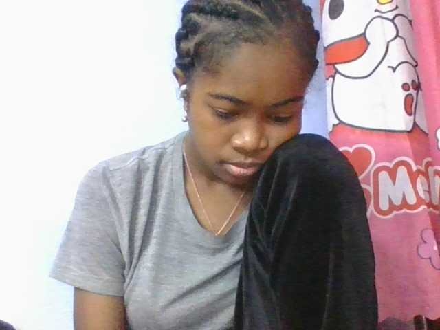 Phaniah1a live cam on BongaCams