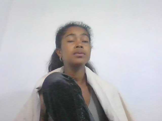 Phaniah1a live cam on BongaCams