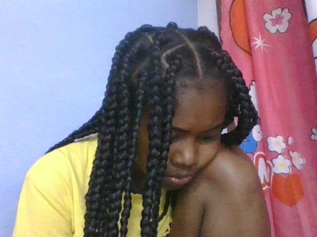 Phaniah1a live cam on BongaCams