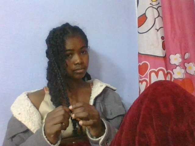 Phaniah1a live cam on BongaCams