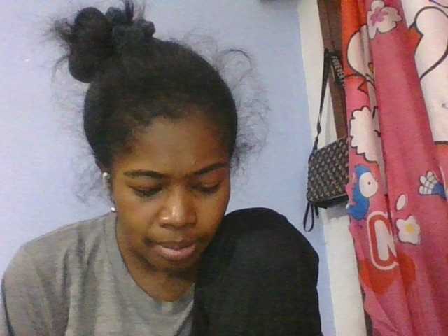 Phaniah1a live cam on BongaCams