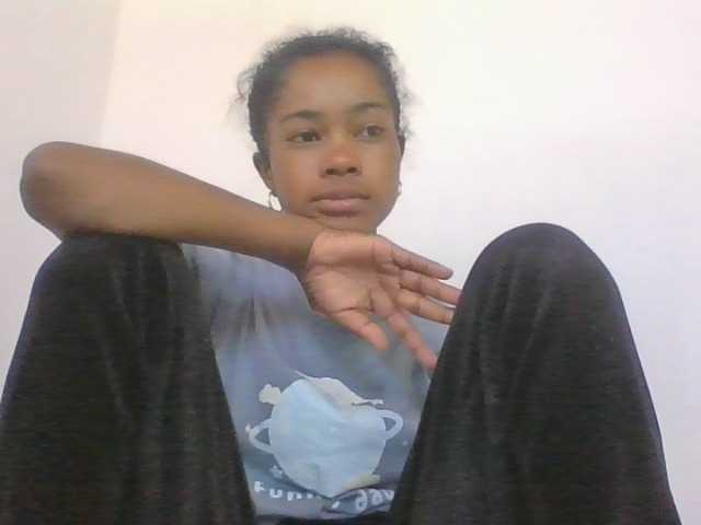 Phaniah1a live cam on BongaCams
