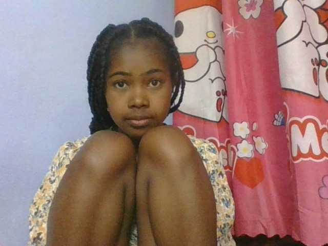 Phaniah1a live cam on BongaCams