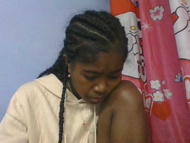 Phaniah1a live cam on BongaCams