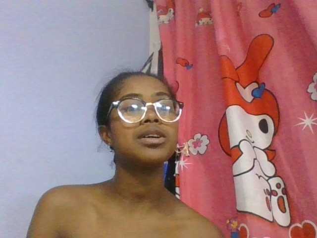 Phaniah1a live cam on BongaCams