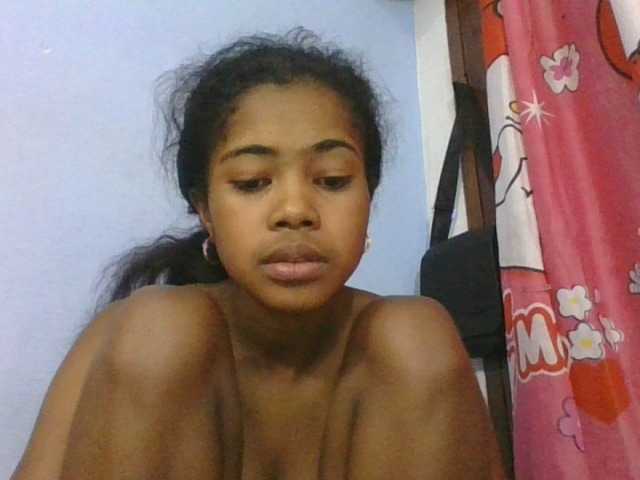 Phaniah1a live cam on BongaCams