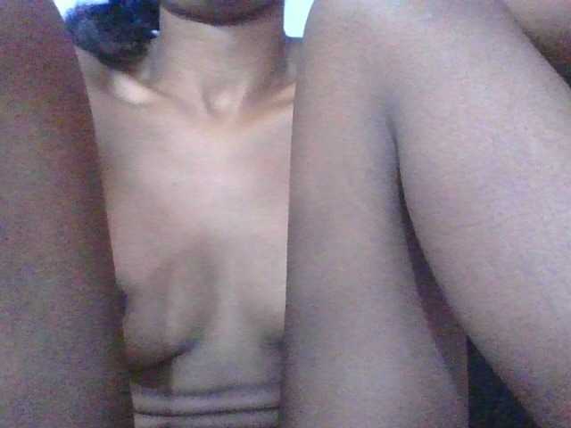 Phaniah1a live cam on BongaCams