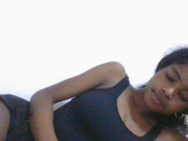 Phaniah1a live cam on BongaCams