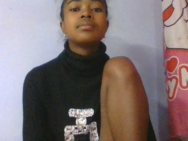 Phaniah1a live cam on BongaCams