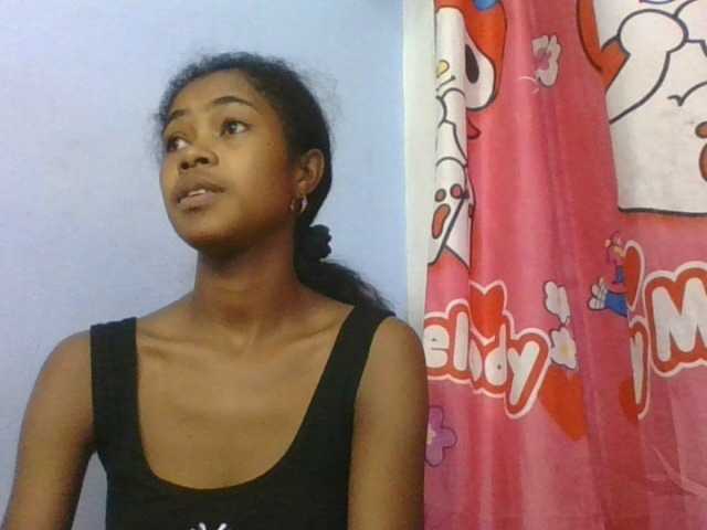 Phaniah1a live cam on BongaCams