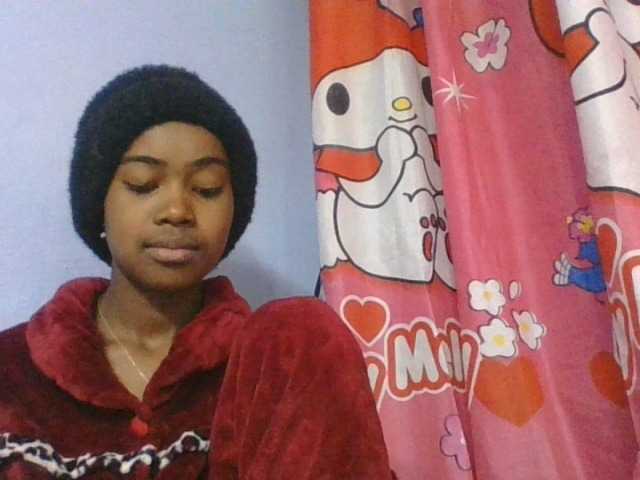 Phaniah1a live cam on BongaCams