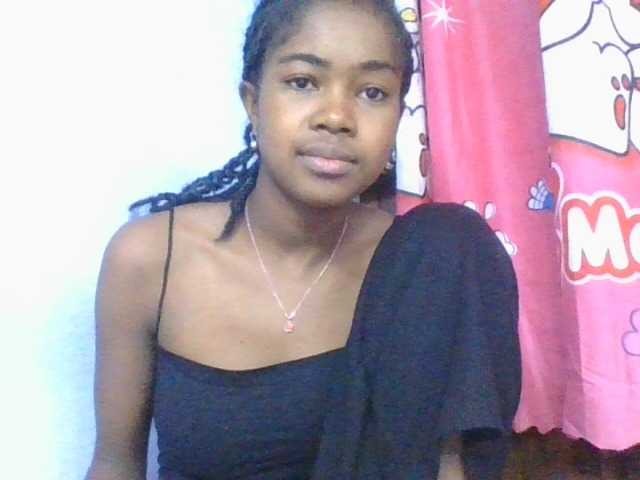 Phaniah1a live cam on BongaCams