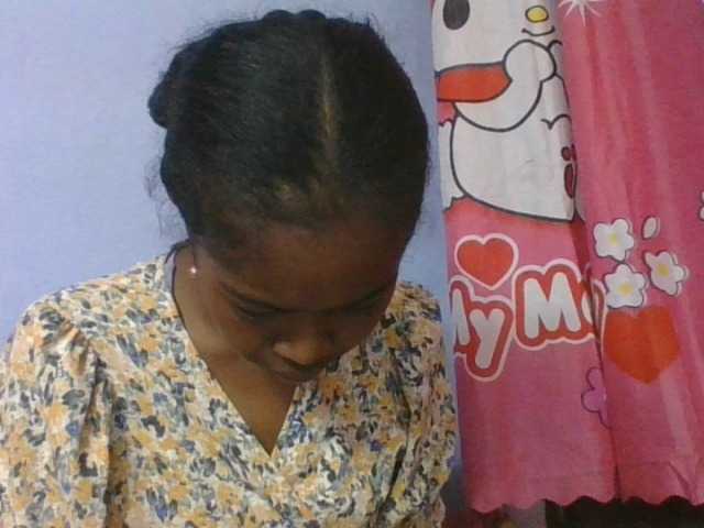 Phaniah1a live cam on BongaCams