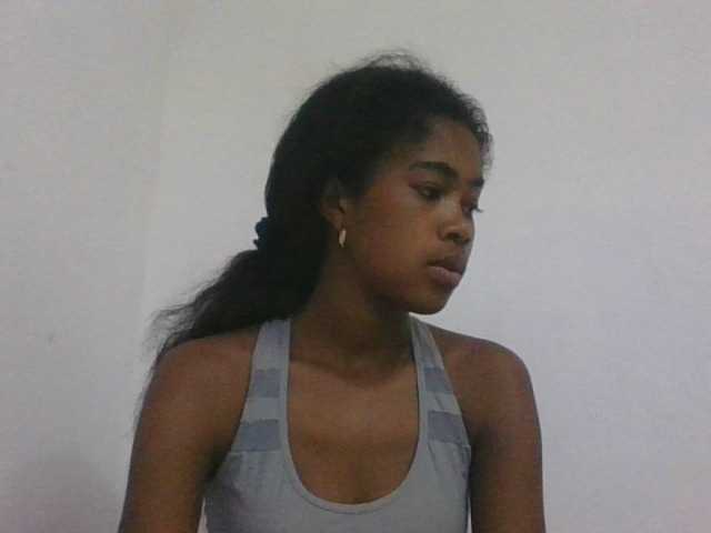 Phaniah1a live cam on BongaCams