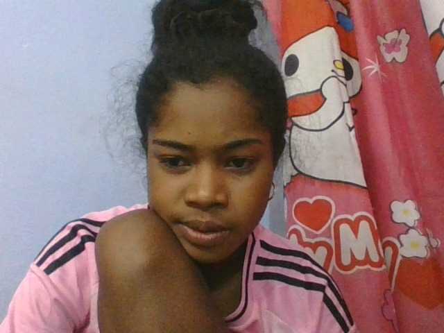 Phaniah1a live cam on BongaCams