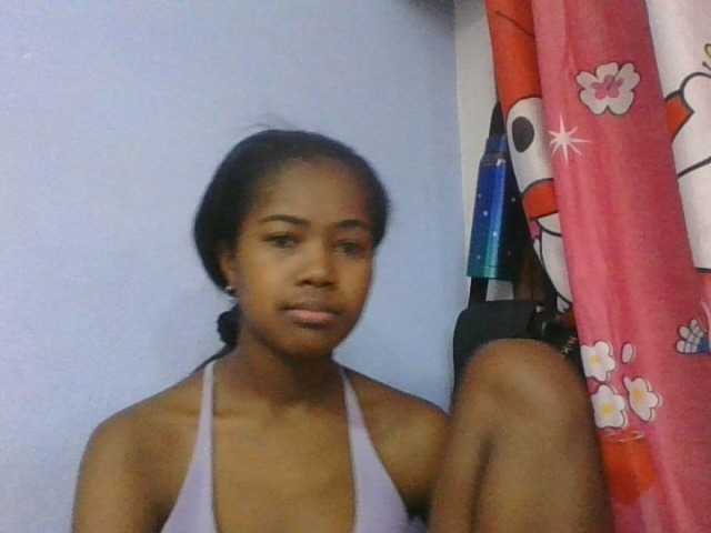Phaniah1a live cam on BongaCams