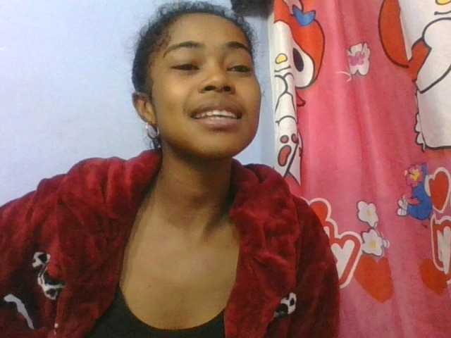 Phaniah1a live cam on BongaCams