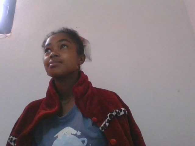 Phaniah1a live cam on BongaCams