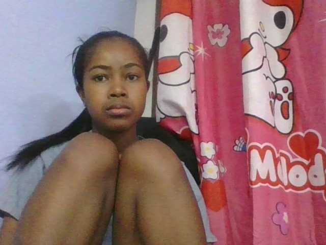 Phaniah1a live cam on BongaCams