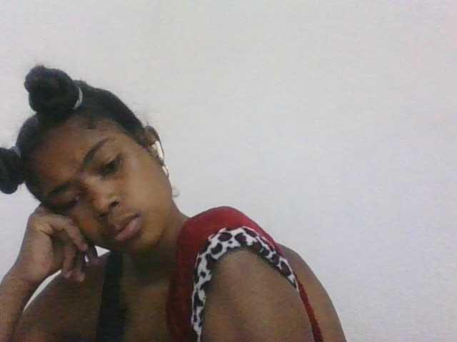 Phaniah1a live cam on BongaCams