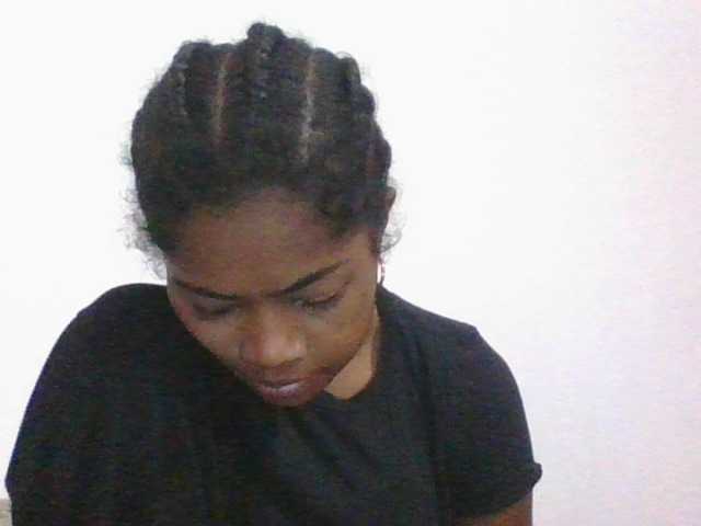 Phaniah1a live cam on BongaCams