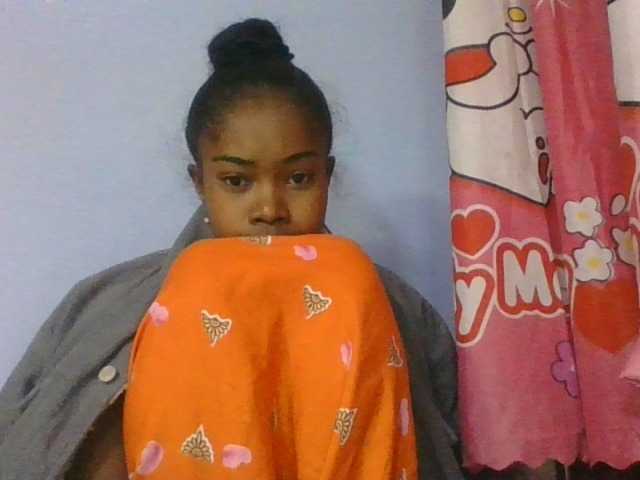 Phaniah1a live cam on BongaCams