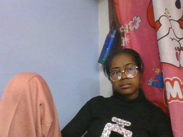 Phaniah1a live cam on BongaCams