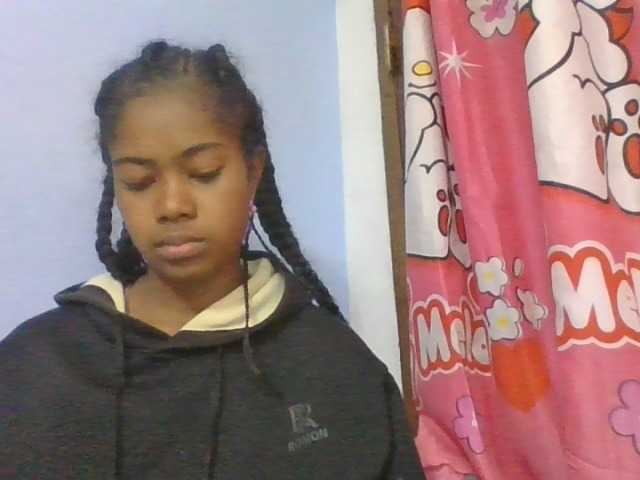 Phaniah1a live cam on BongaCams