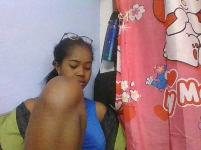 Phaniah1a live cam on BongaCams