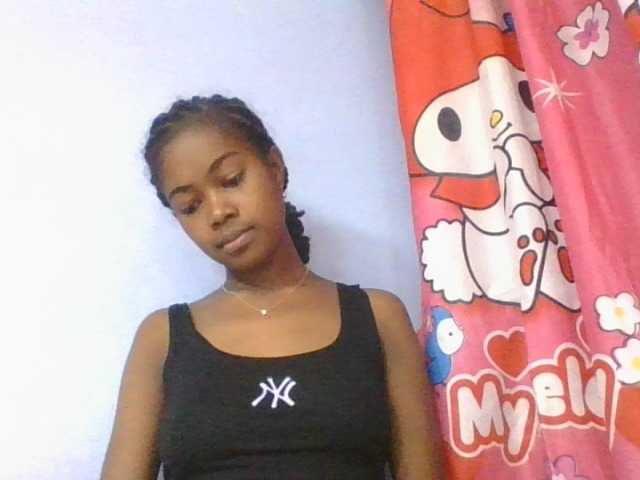 Phaniah1a live cam on BongaCams