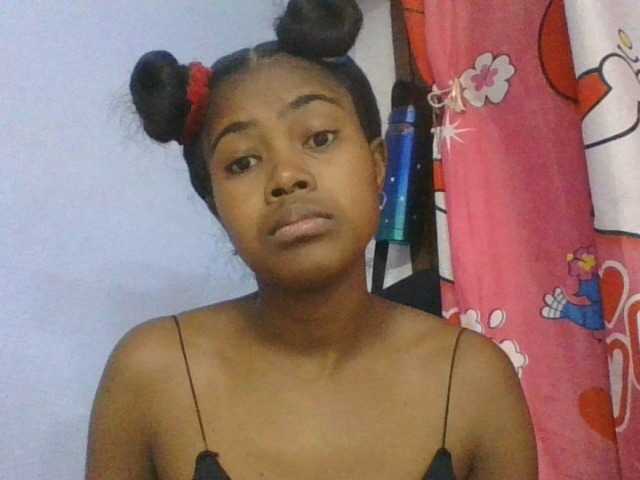 Phaniah1a live cam on BongaCams