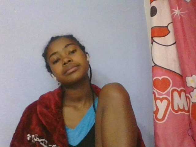 Phaniah1a live cam on BongaCams