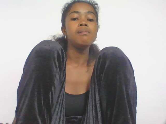 Phaniah1a live cam on BongaCams