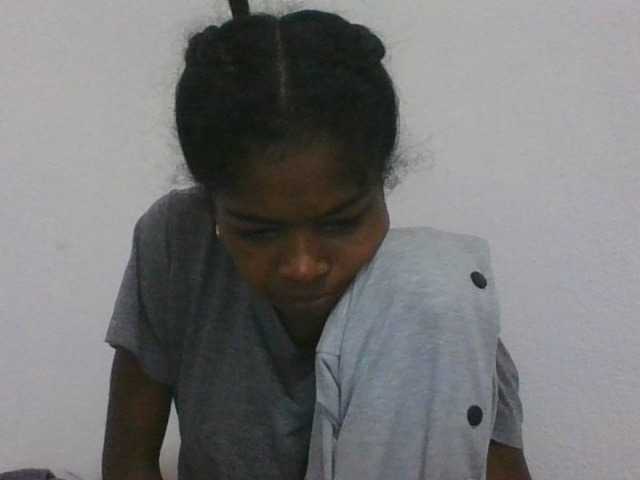 Phaniah1a live cam on BongaCams