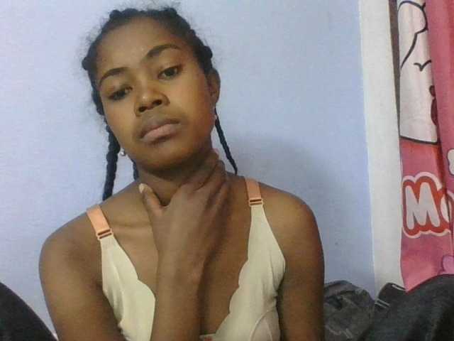 Phaniah1a live cam on BongaCams