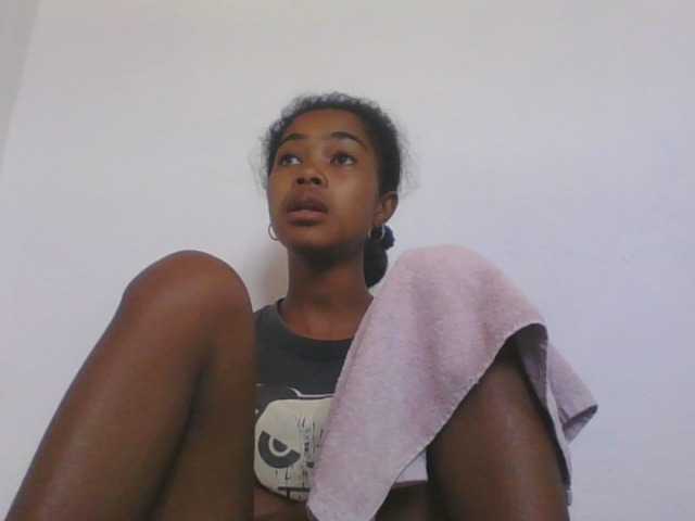 Phaniah1a live cam on BongaCams