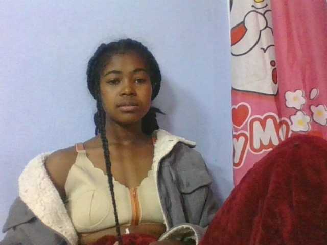 Phaniah1a live cam on BongaCams