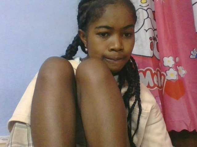Phaniah1a live cam on BongaCams