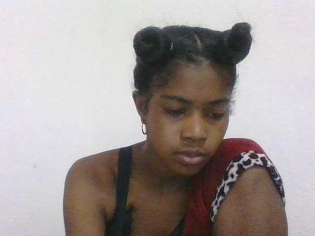 Phaniah1a live cam on BongaCams