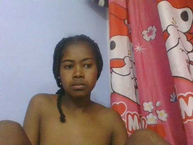 Phaniah1a live cam on BongaCams