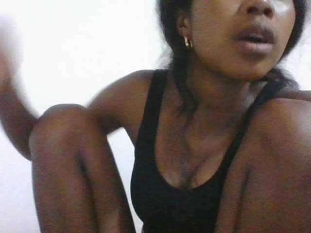 Phaniah1a live cam on BongaCams